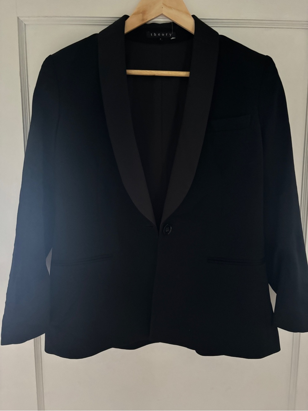 New Theory Women’s Black Tuxedo Blazer size 8